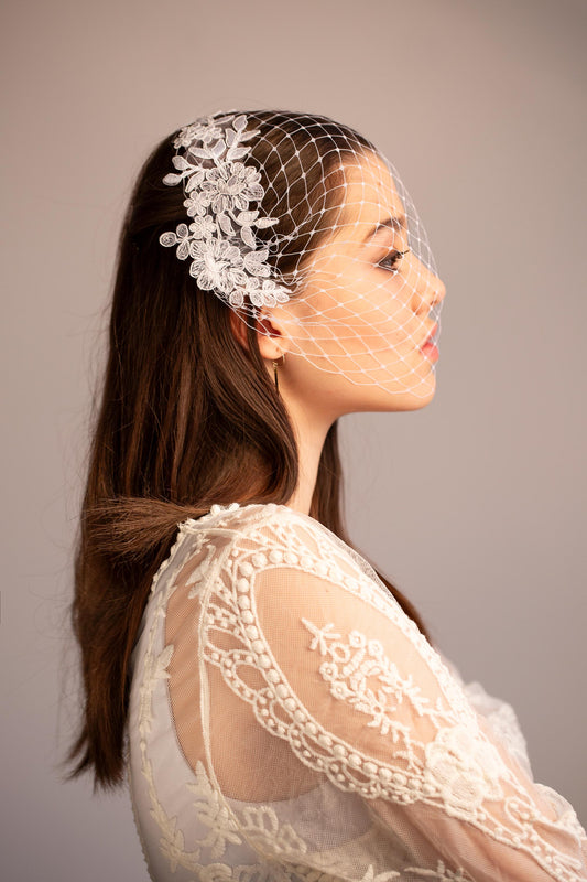 Lace Bridal Veil – Wedding Birdcage with Floral Lace, Large openings Netting Veil in white