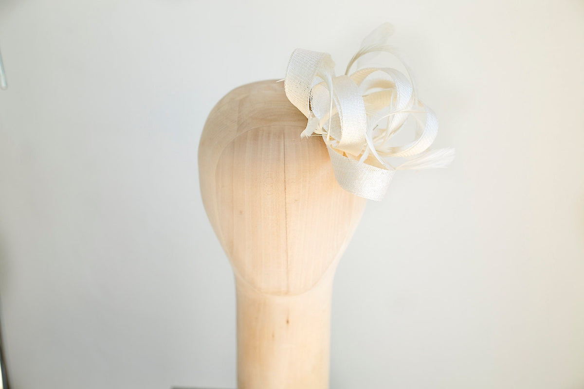 Elegant Bridal Feather Fascinator – Handmade Millinery Wedding Headpiece for Bride