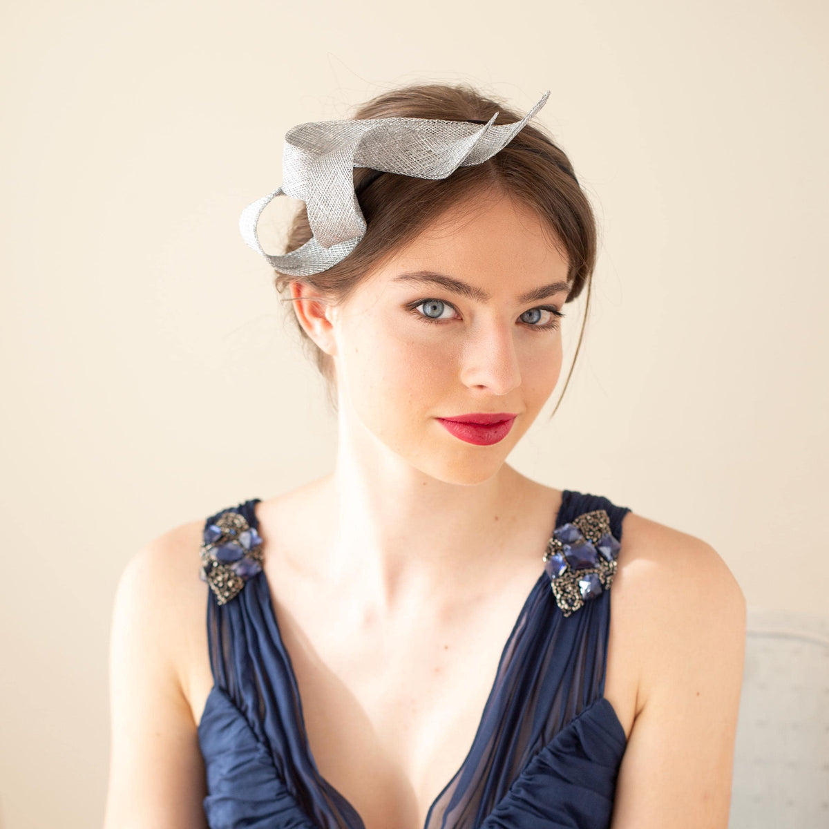 Women Fascinator on Headband – Silver Swirl Headpiece, Wedding Guest Hat, Bridesmaid Fascinator, Elegant Occasion Headband