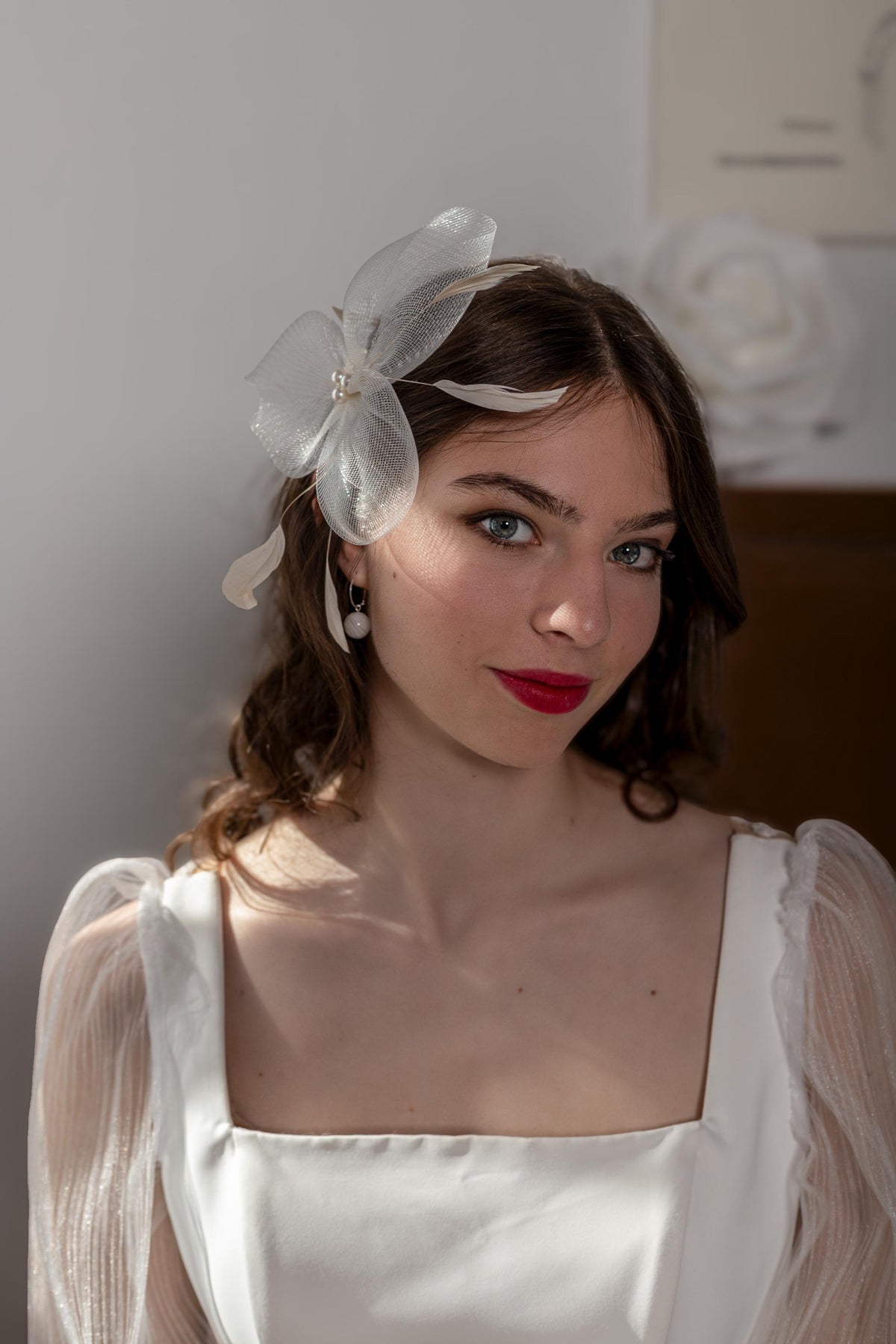 Wedding hair flower with pearls and feathers, vintage inspired, retro bridal fascinator, millinery crinoline headpiece