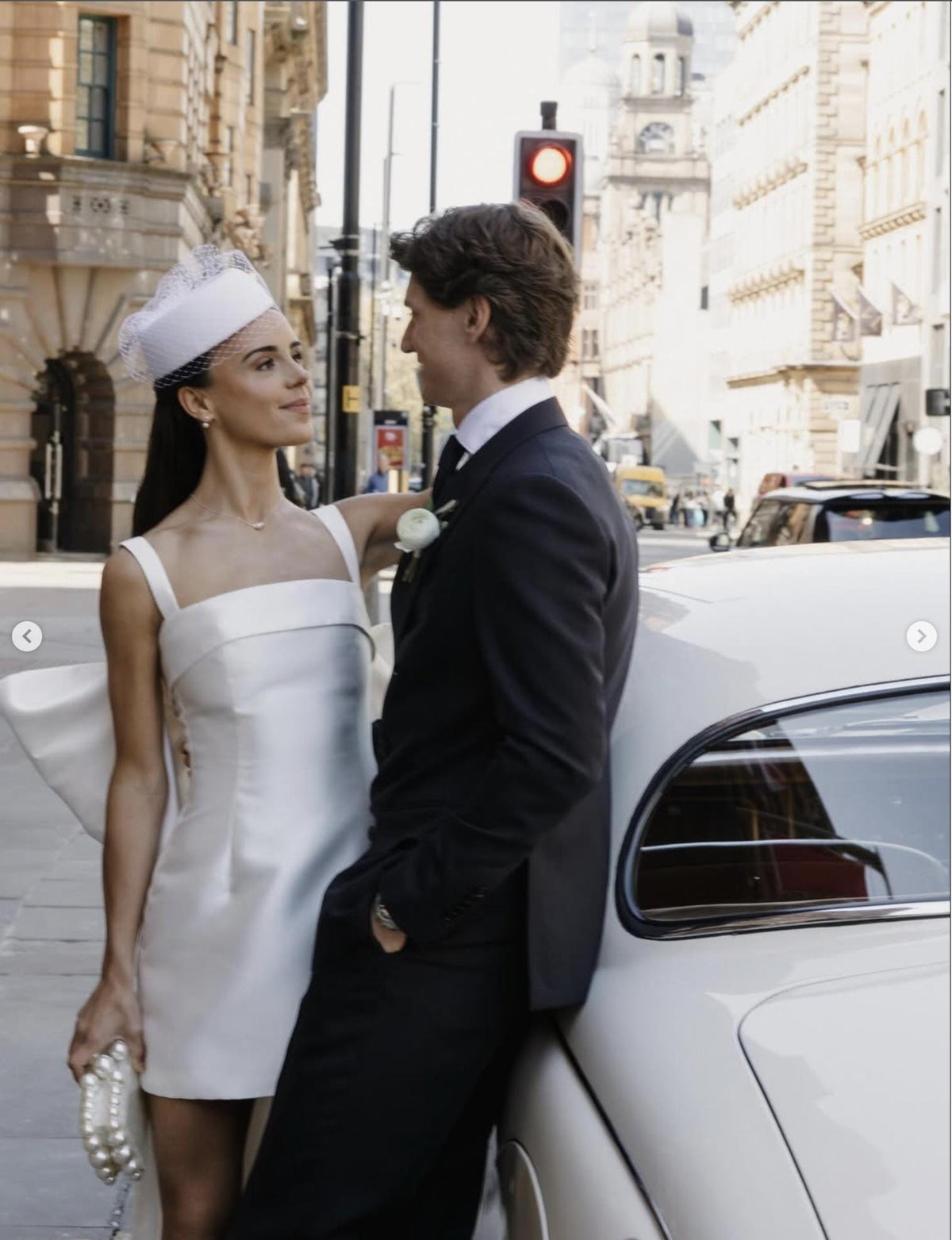Courthouse Wedding Pillbox with Birdcage Veil, Civil Ceremony Bridal Hat, City Hall Wedding Headpiece, Minimalist Ivory Hat | @whatemwore
