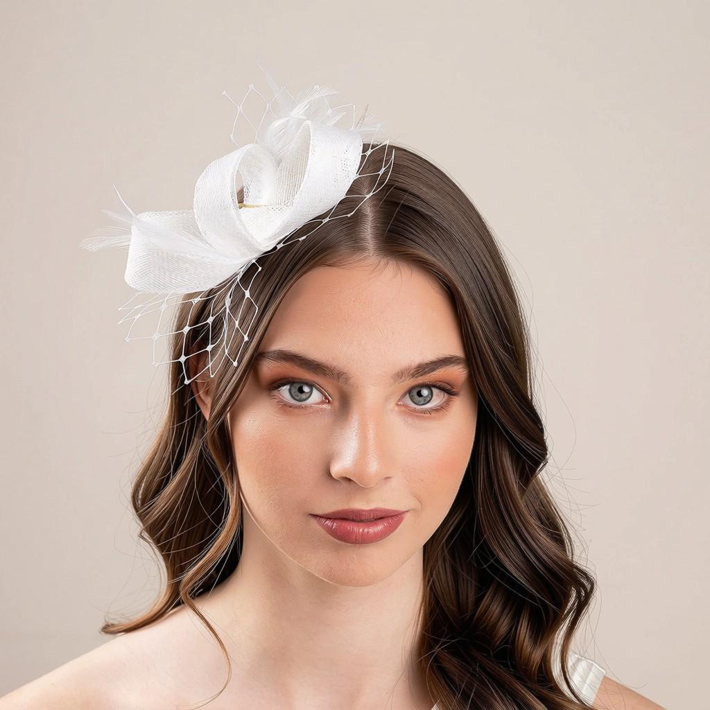 Minimalist Bridal Fascinator with Feathers – White Wedding Headpiece – Modern Civil Wedding Hair Accessory – Elegant Bride Hat Alternative