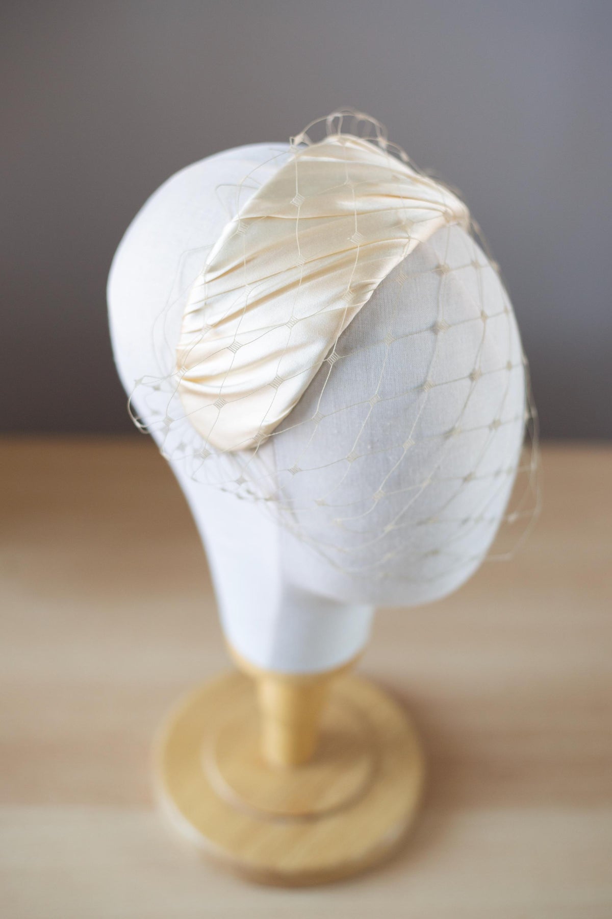 Golden Beige Silk Satin Headband with Vintage detachable Veil, millinery Headpiece in Old Hollywood style