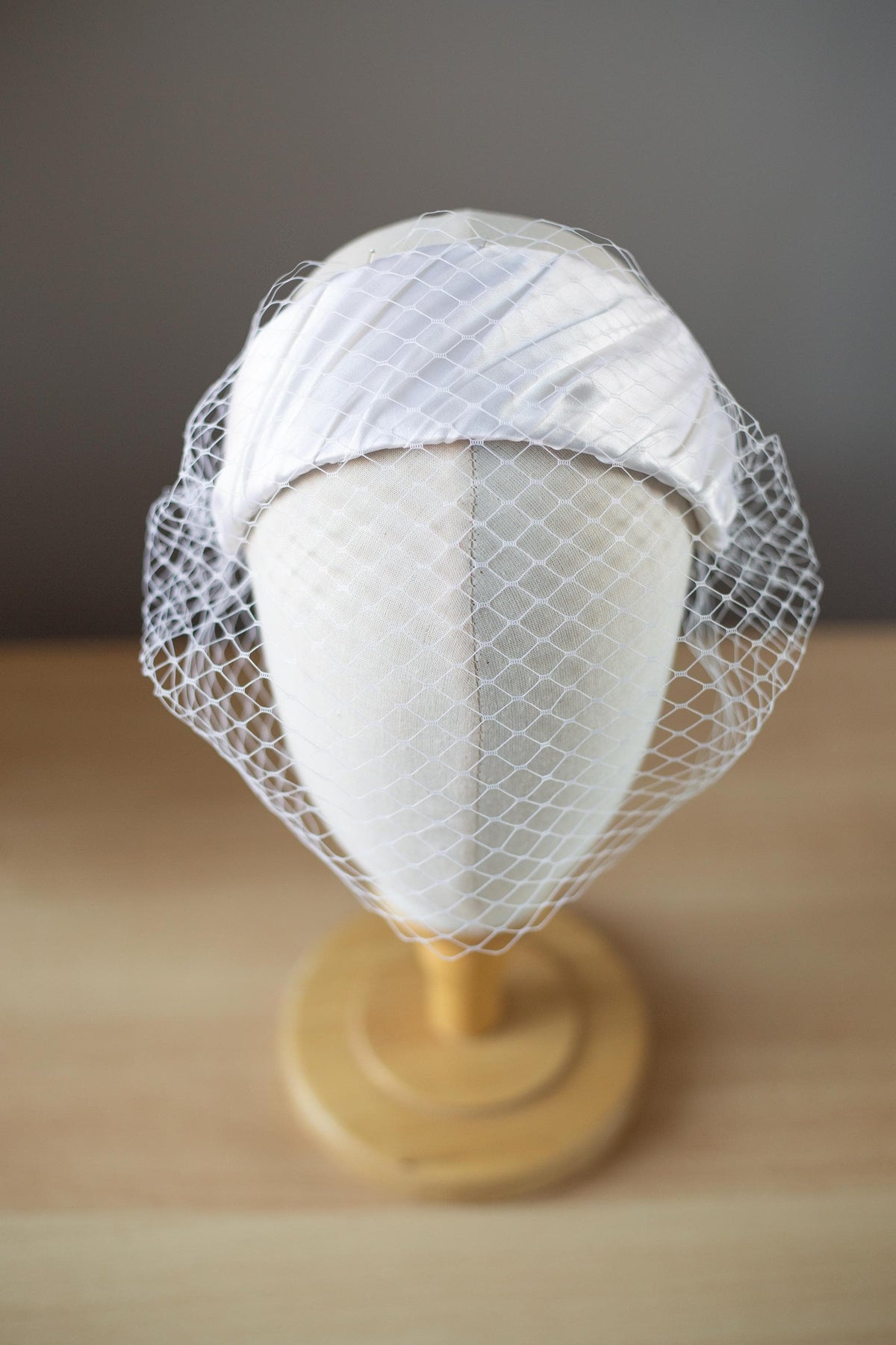 White Silk Satin Bridal Headband with Removable Vintage Veil, Elegant Wedding Headpiece, Wide Bridal Headband, Old Hollywood Inspired