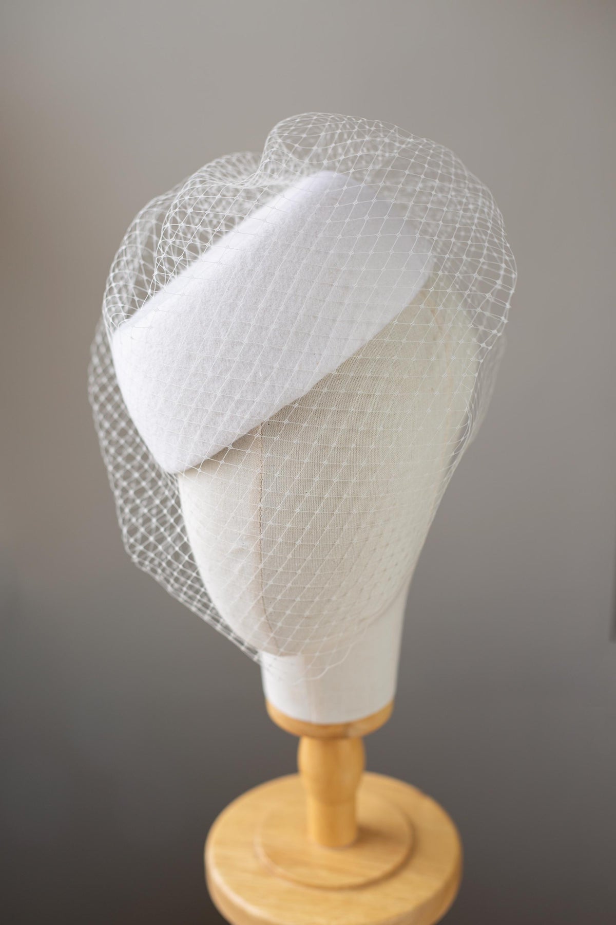 Minimalist Pillbox Wedding Hat with Oversized Birdcage Veil, Jackie Kennedy Inspired Bridal Hat, Removable Veil Fascinator