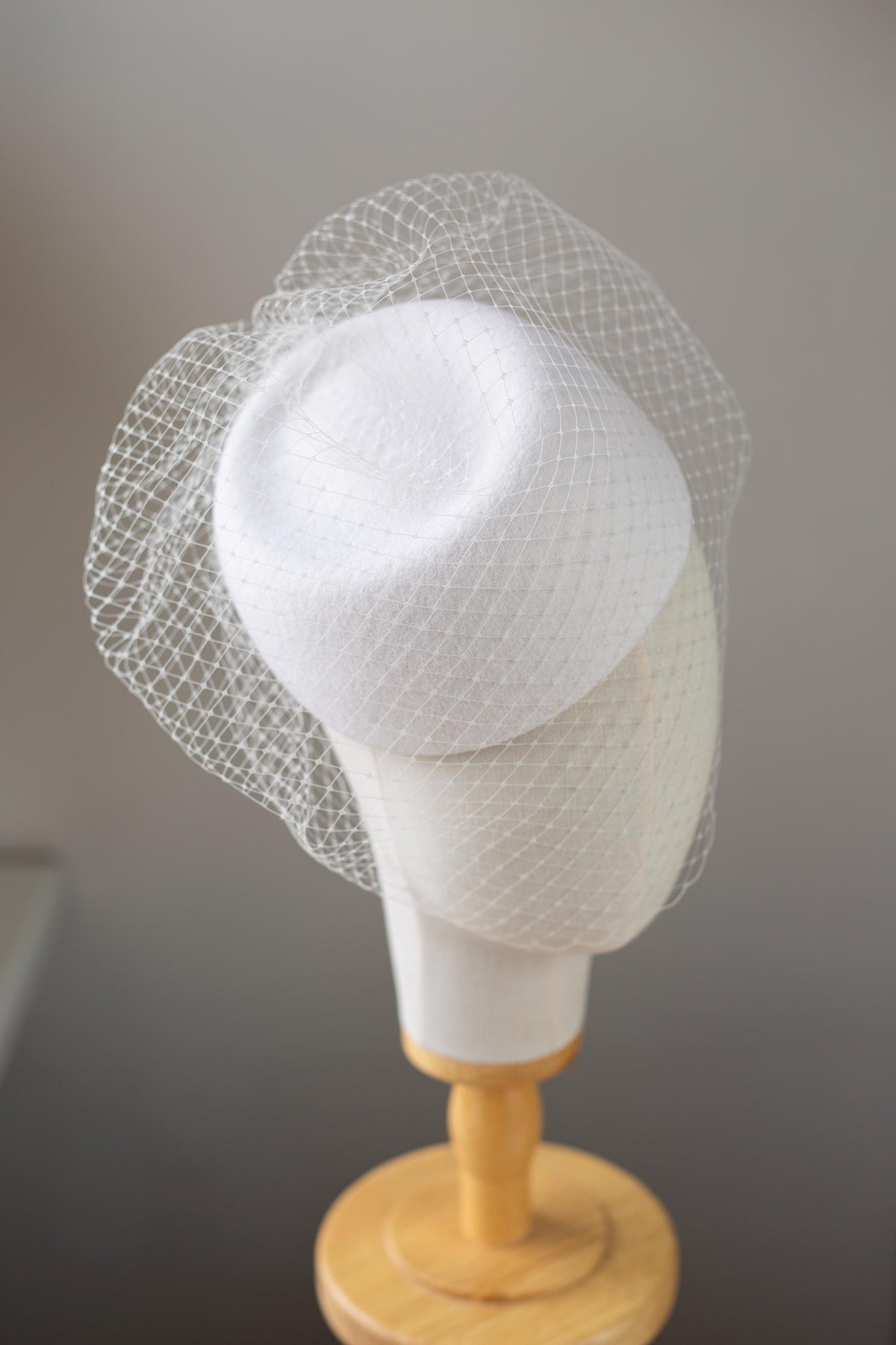 Minimalist Pillbox Wedding Hat with Oversized Birdcage Veil, Jackie Kennedy Inspired Bridal Hat, Removable Veil Fascinator