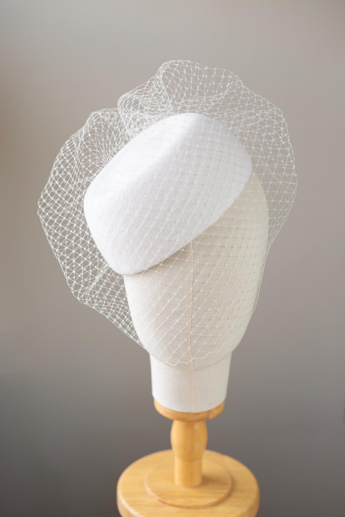 Minimalist Pillbox Wedding Hat with Oversized Birdcage Veil, Jackie Kennedy Inspired Bridal Hat, Removable Veil Fascinator