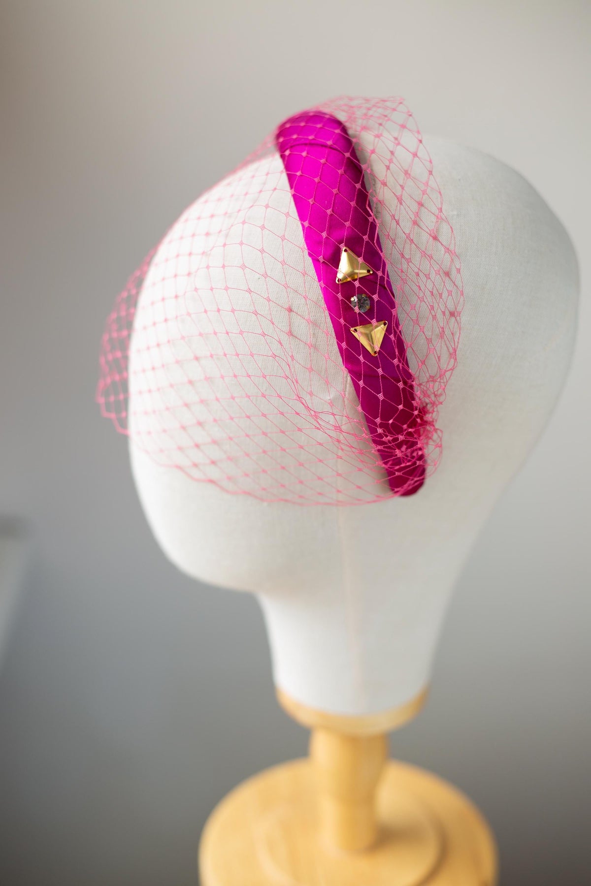 Elegant Wedding guest Headpiece in fuchsia Silk Satin with Birdcage, Wedding Satin Headband and Veil, Formal Event veiled Fascinator