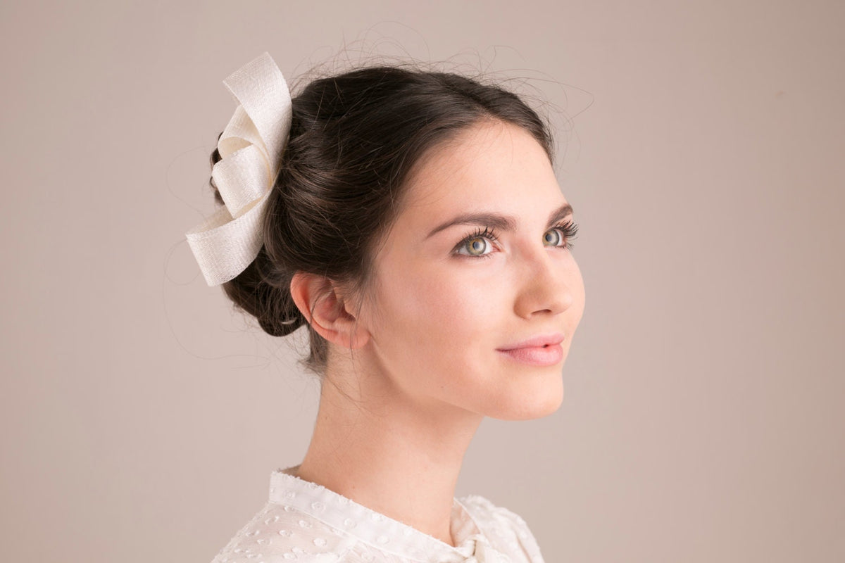 Bridal ivory fascinator, modern millinery headpiece, minimalist bow hairpiece