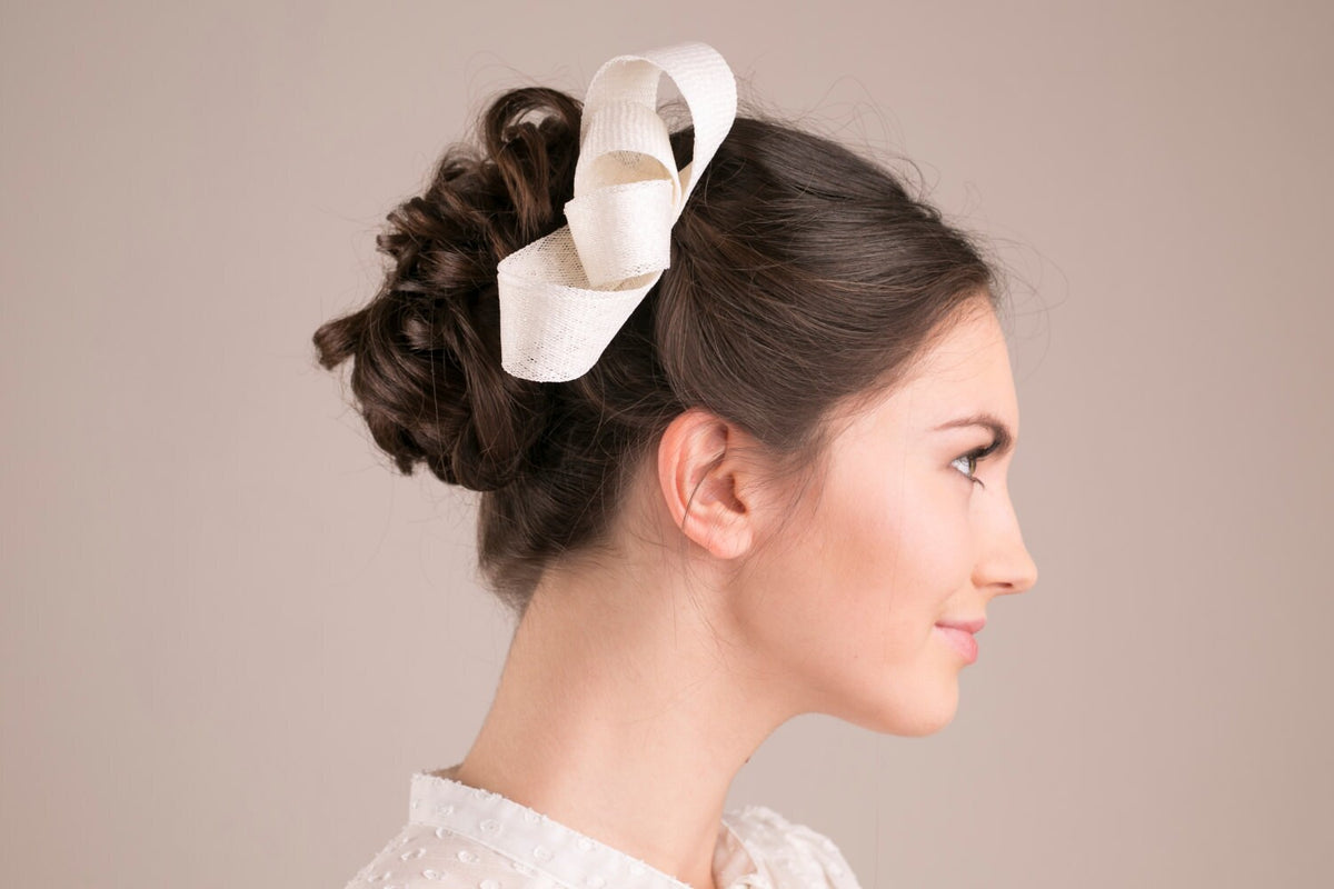 Bridal ivory fascinator, modern millinery headpiece, minimalist bow hairpiece